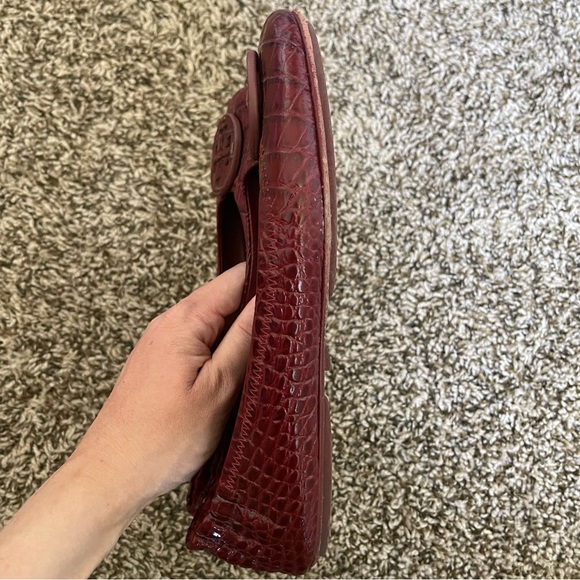 Size 8 Burgundy Snakeskin Tory Burch Flats - Picture 8 of 11